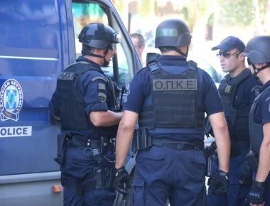Κινηματογραφική απόδραση τριών άκρως επικίνδυνων Αλβανών κακοποιών από αστυνομικό τμήμα στην Αργυρούπολη